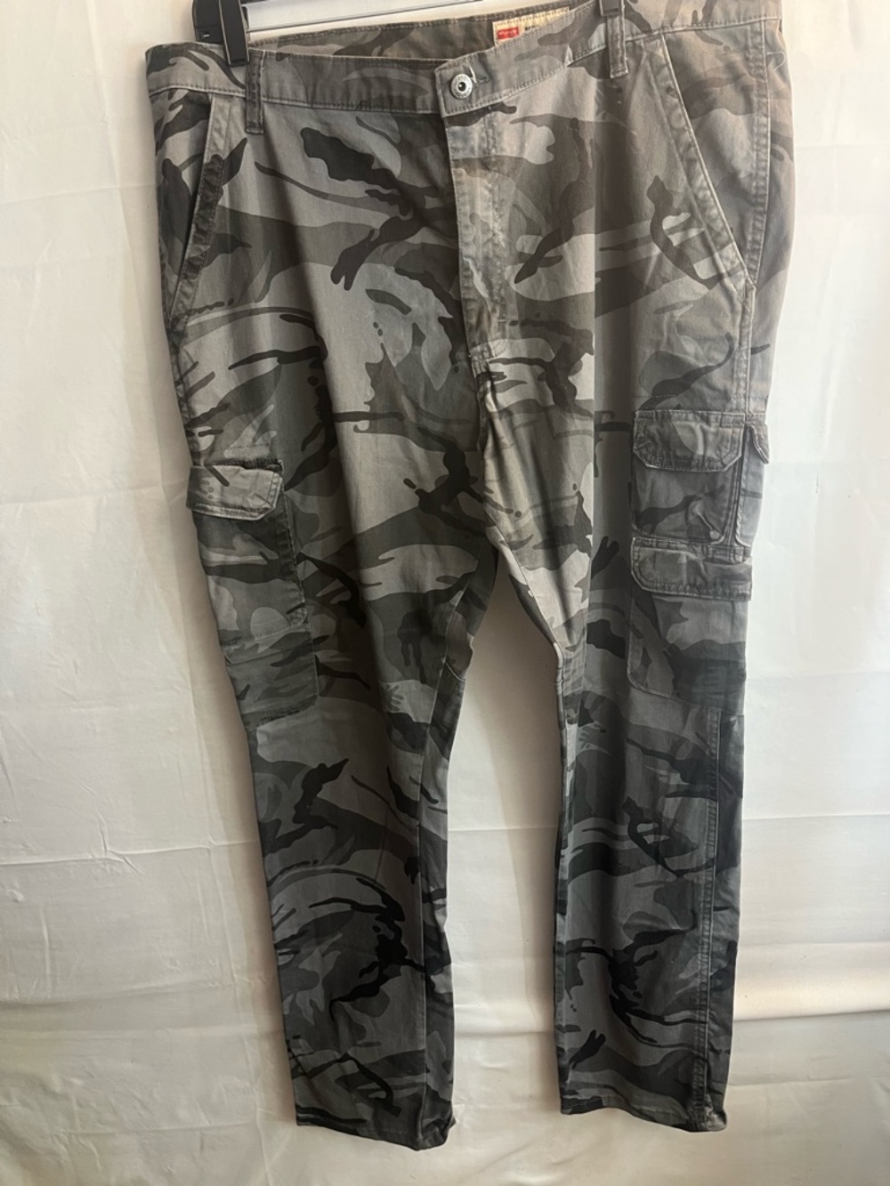 Wrangler Gray Camouflage Cargo Pants
